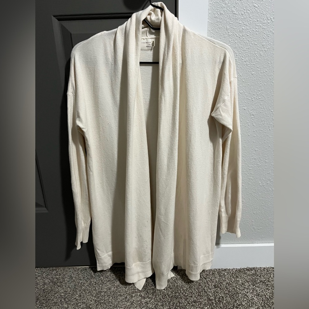 Super soft cream cardigan size S/M